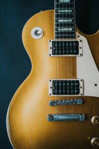 Read more about the article How to Play Electric Guitar